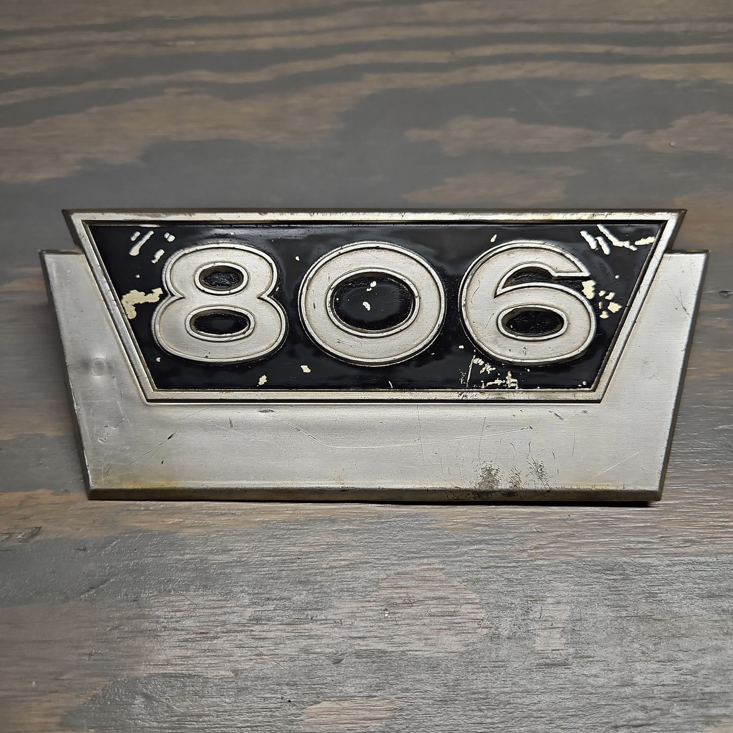 Farmall 806 Emblem