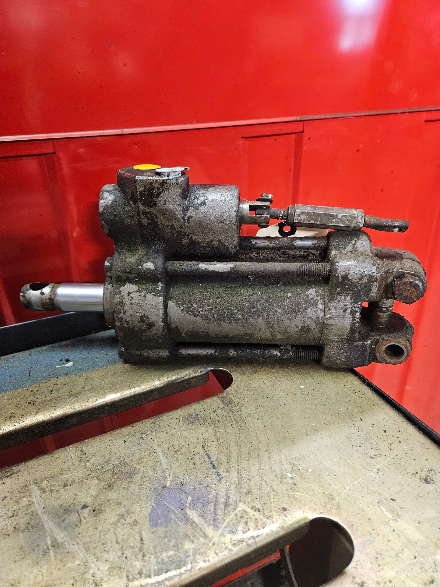 Steering Cylinder