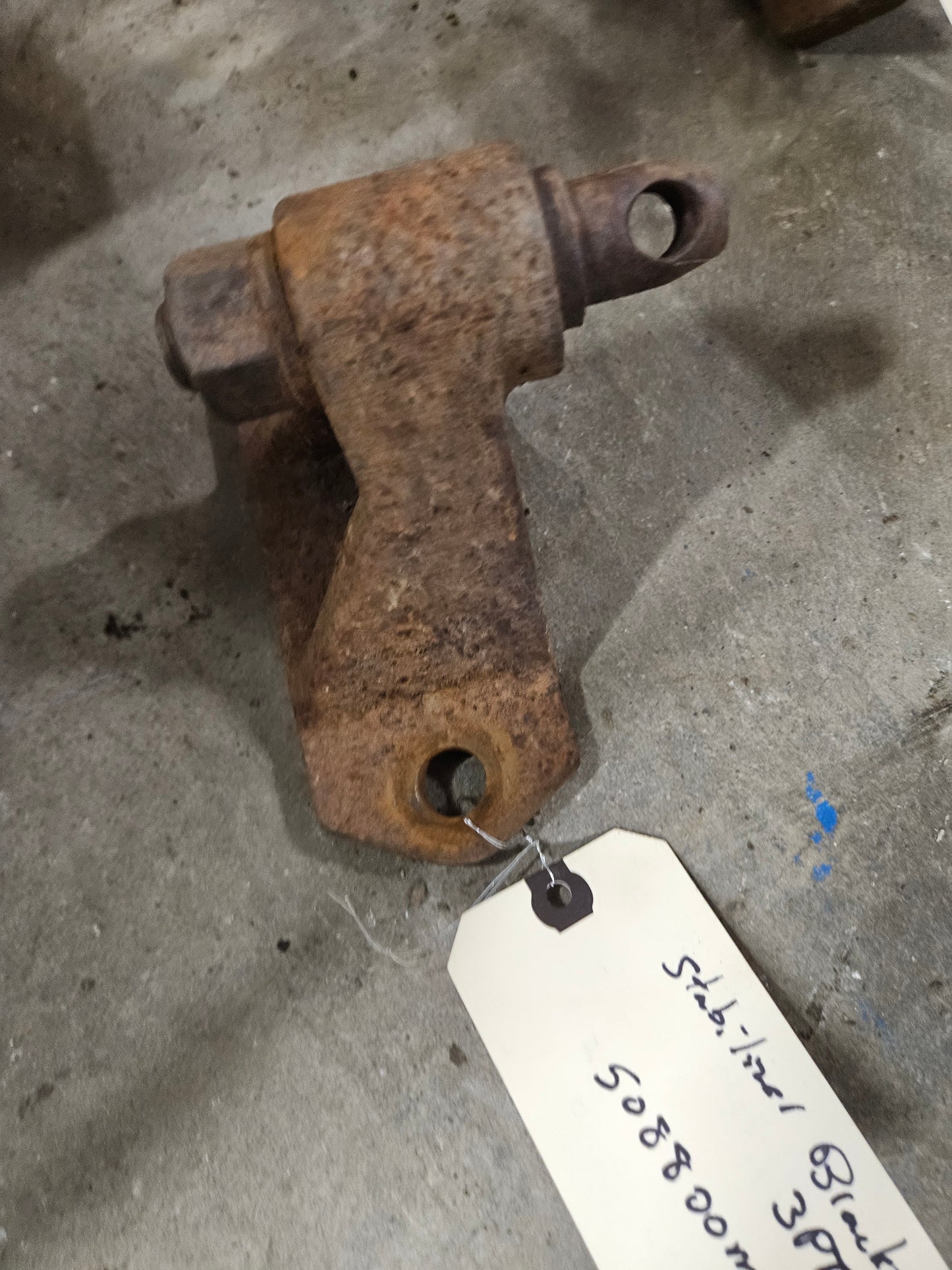 RH Stabilizer Bracket 3PT