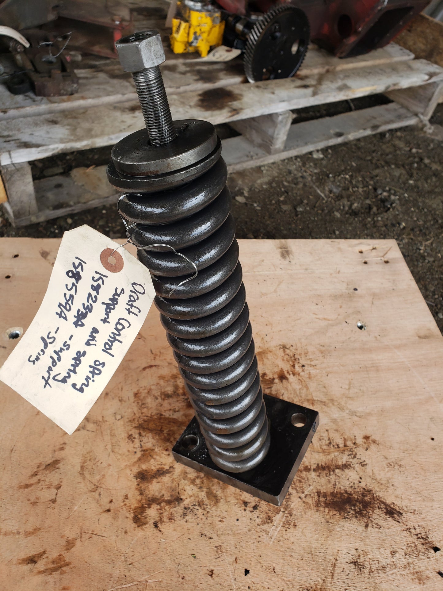 Draft Control Spring Support and Spring