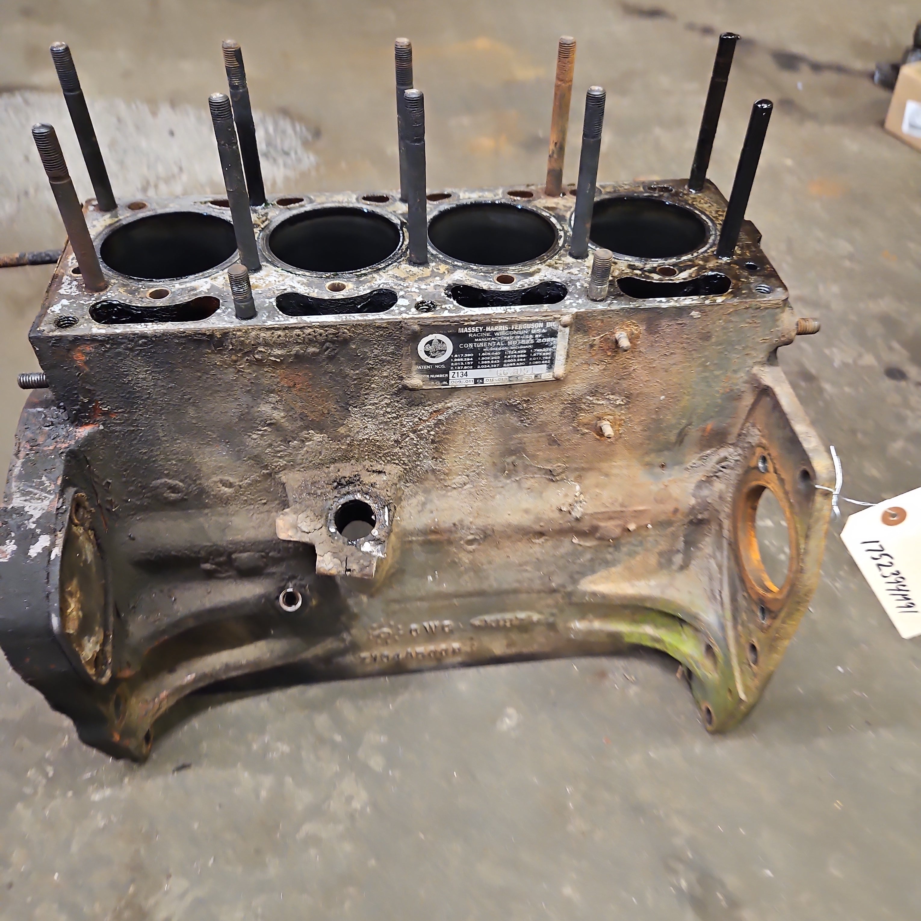 Engine Block – A&M Tractor Salvage & Parts
