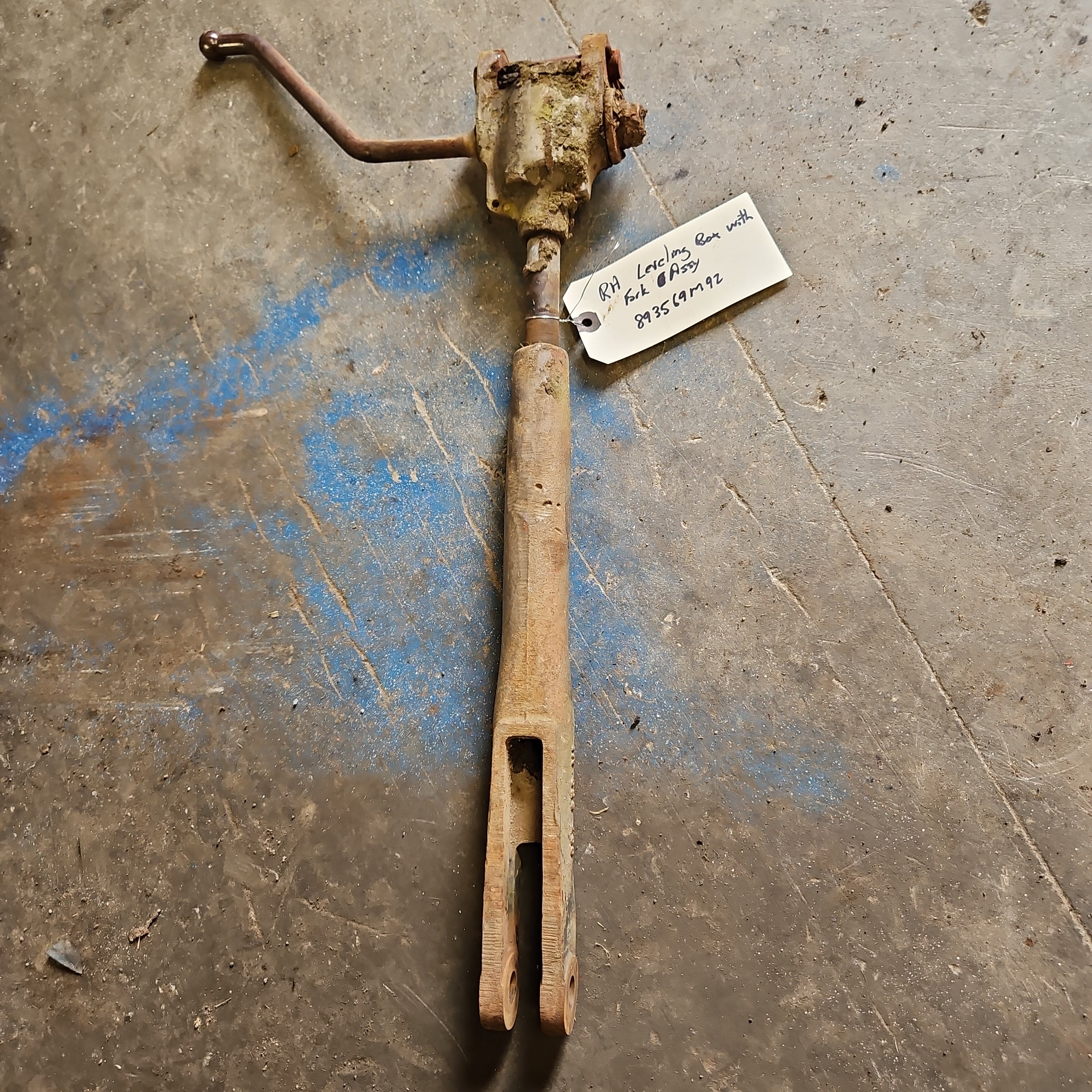 RH Leveling Box with Fork Assembly – A&M Tractor Salvage & Parts
