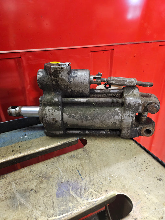 Steering Cylinder